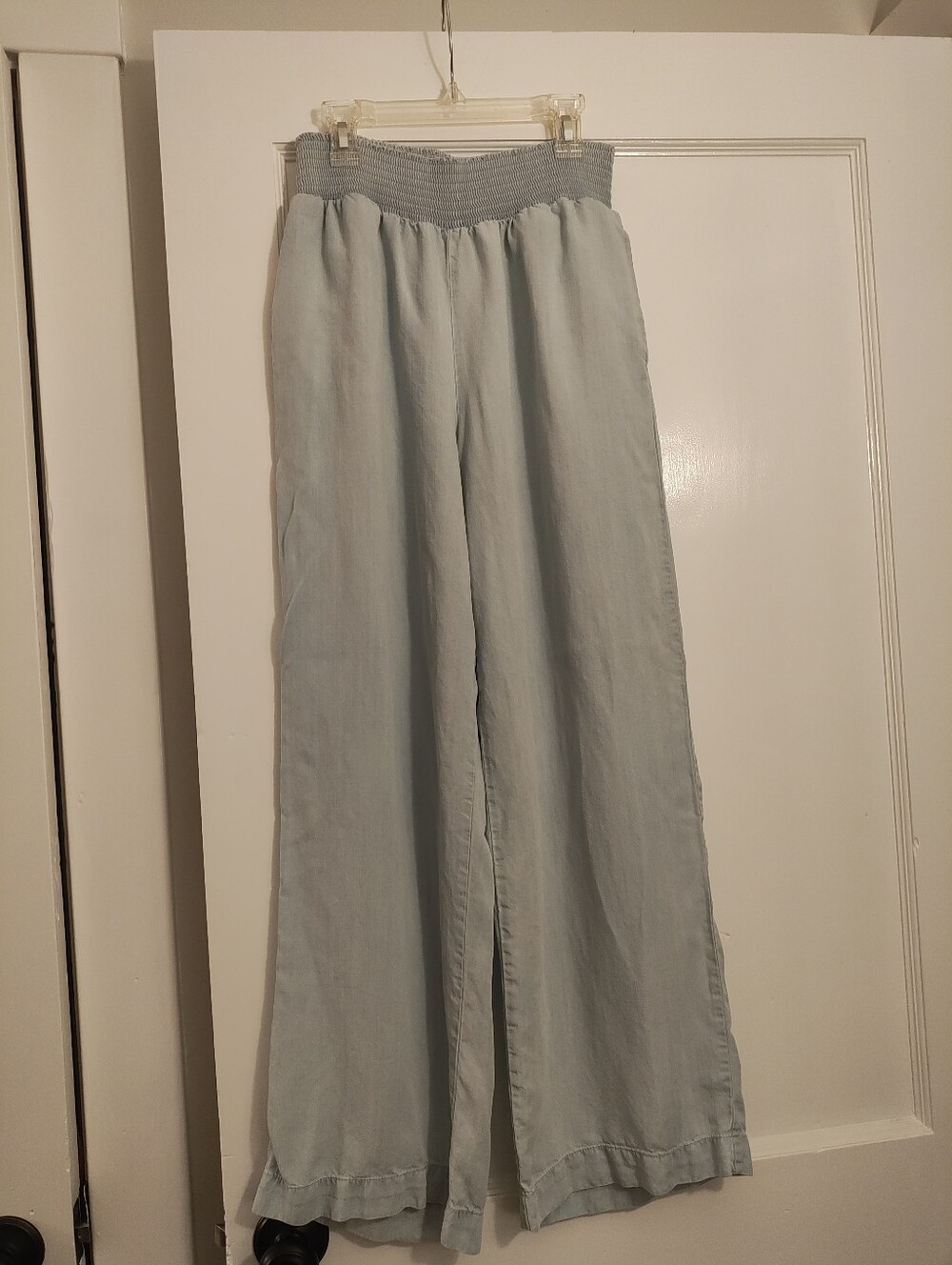 For The Republic Women's Large Light Wash Wide Leg Pull On‎ Pants Smocked Waist